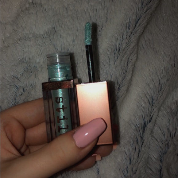 stila shimmer and glow liquid eyeshadow - Picture 3 of 3